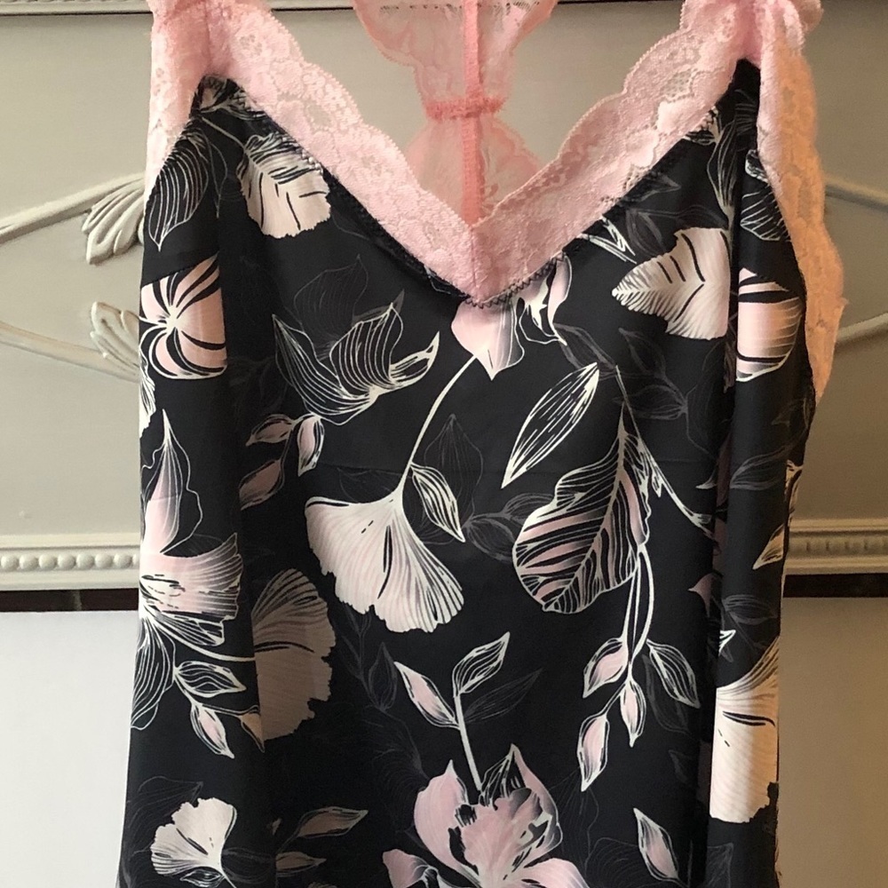 La Vie En Rose cami  pink/black floral pattern SZ M - Picture 5 of 10